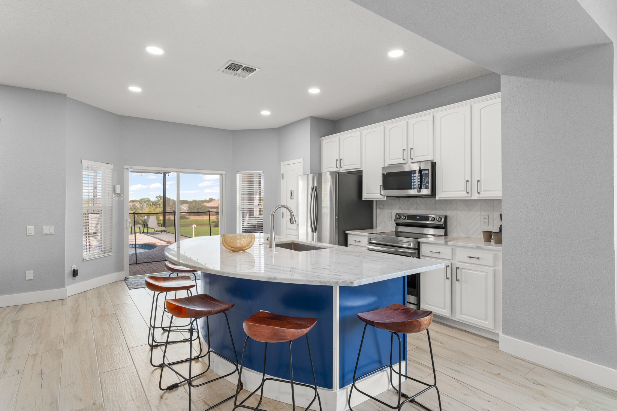 Kitchen island with cozy counter
