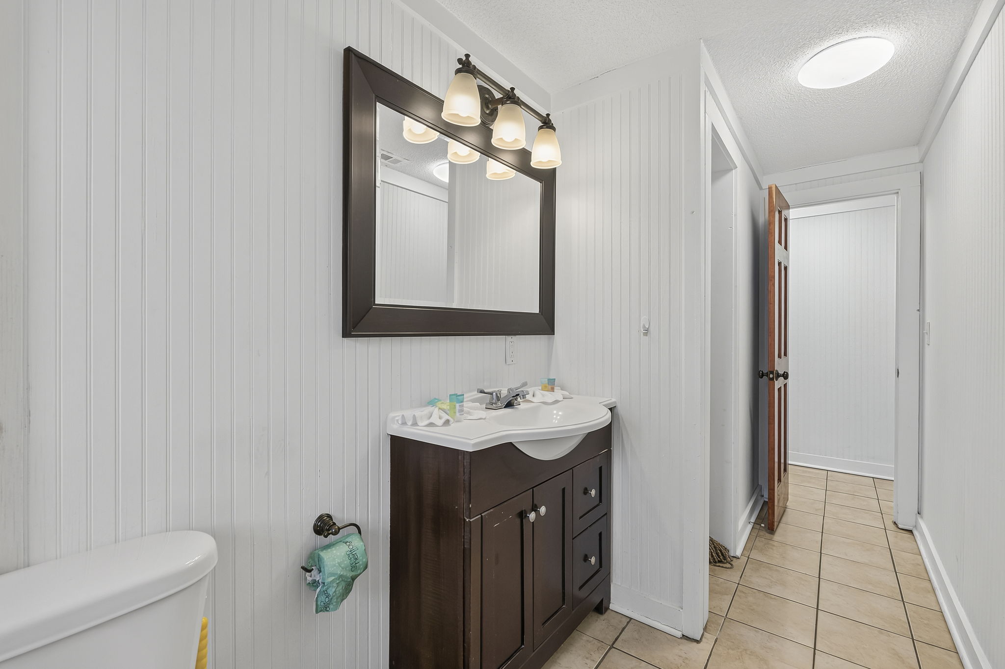 Full bathroom