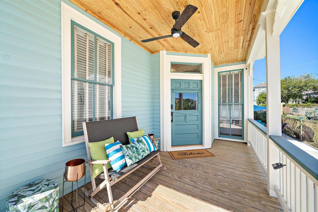 e1b38c6bf42549c19c291d2ce4edbc92 | Beachhouse | Texas | TX | Vacation Homes | Galveston | Crystal Beach | Kokomo | Breezy Days | Beachfront Elegance | Sunrise Serenity | Southern Sands Property Management, LLC