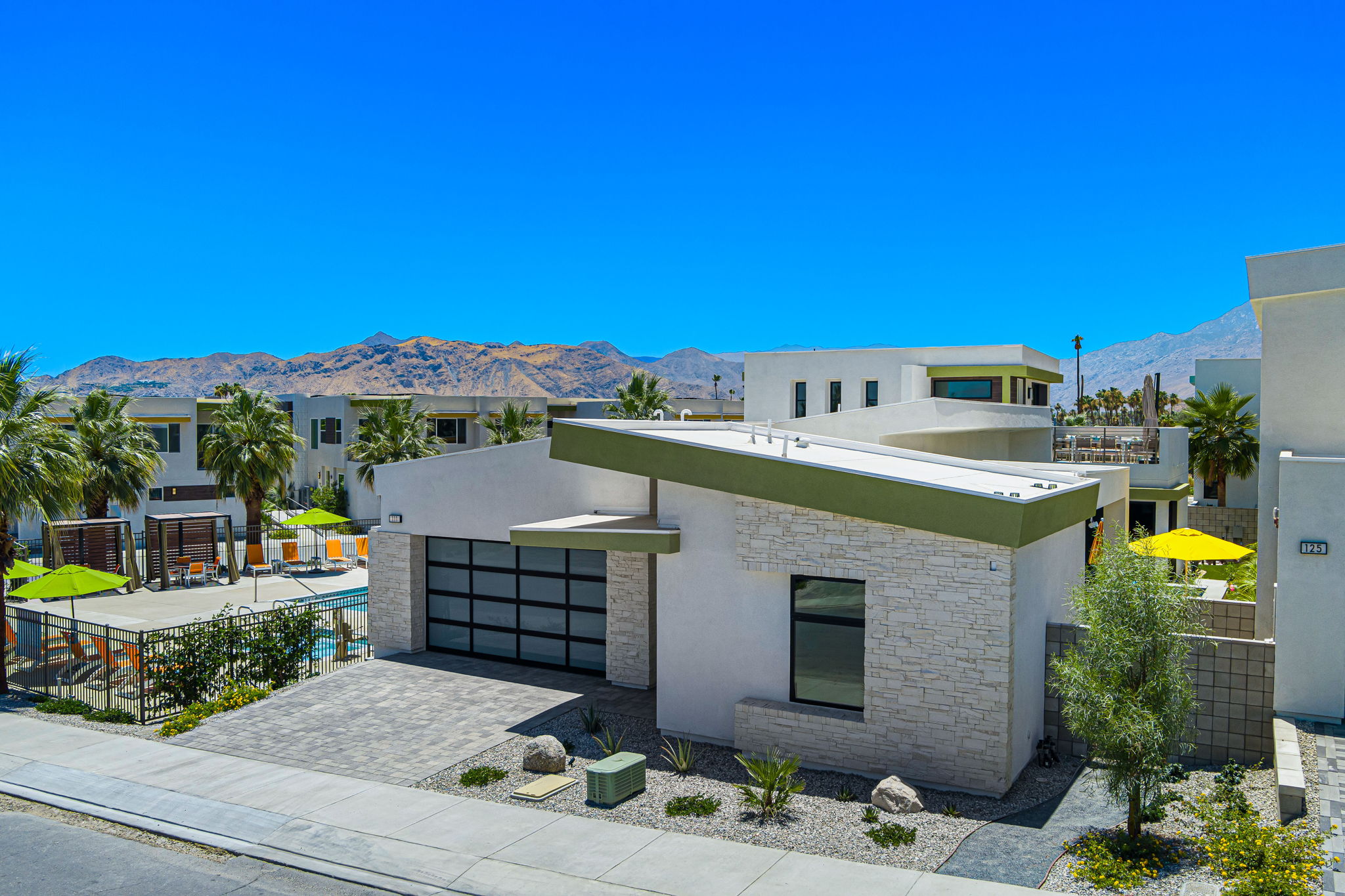 Front of Palm to Peak House