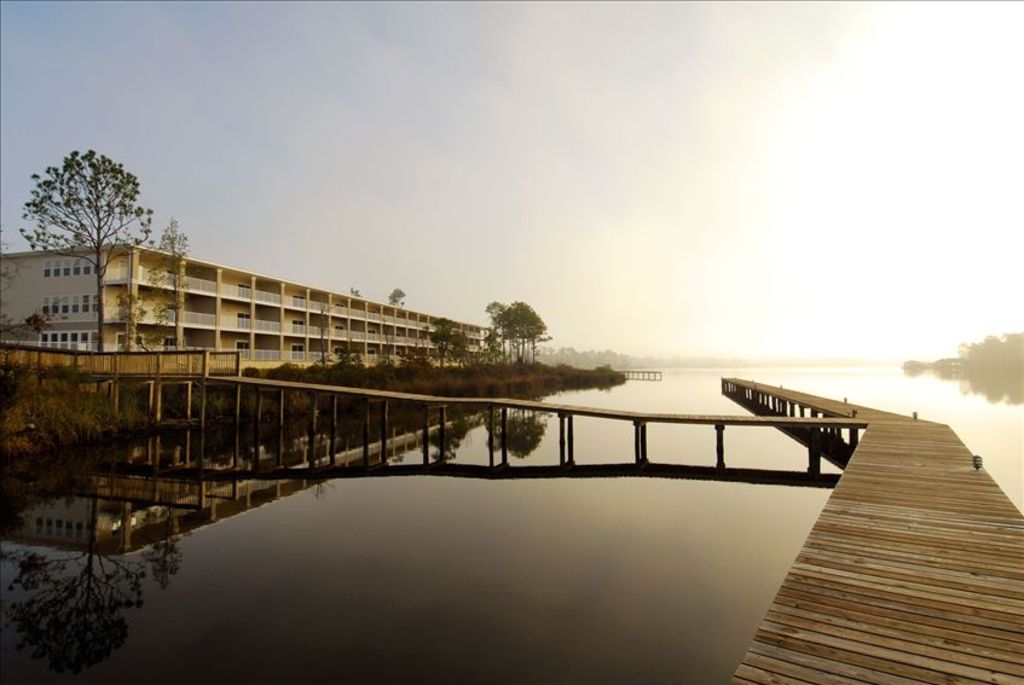 Waterfront condo with 3 piers for fishing, docking boats & crabbing