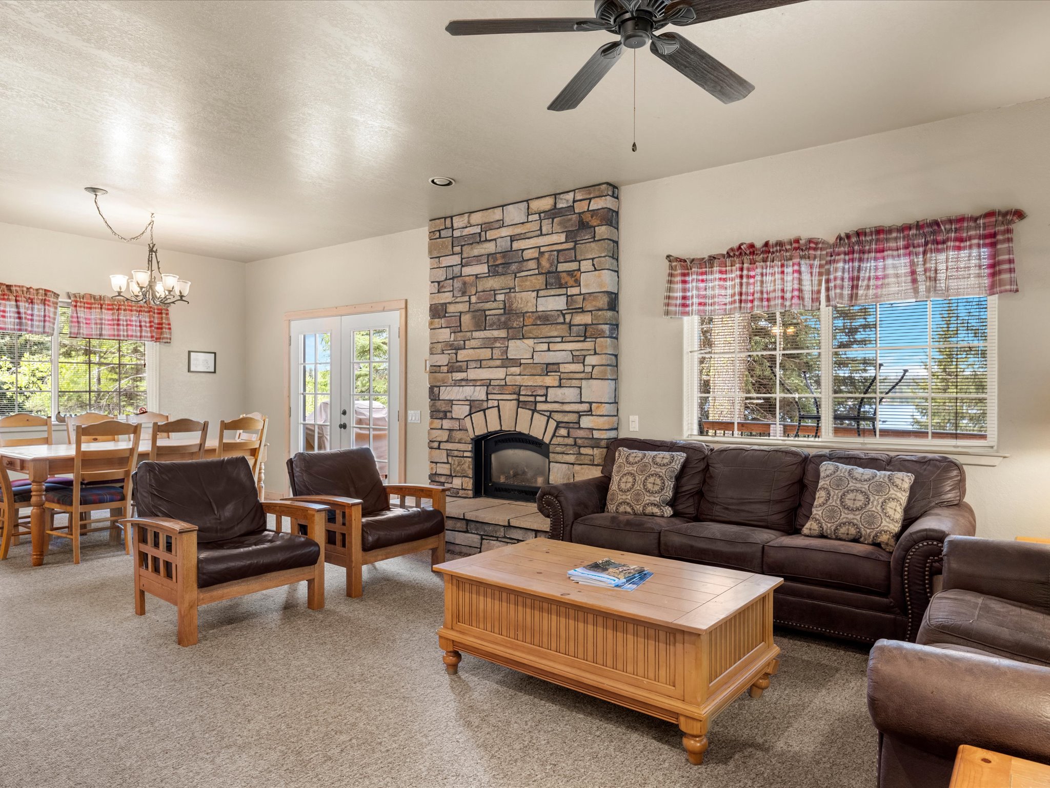 Hawks Nest Family Room with Fireplace