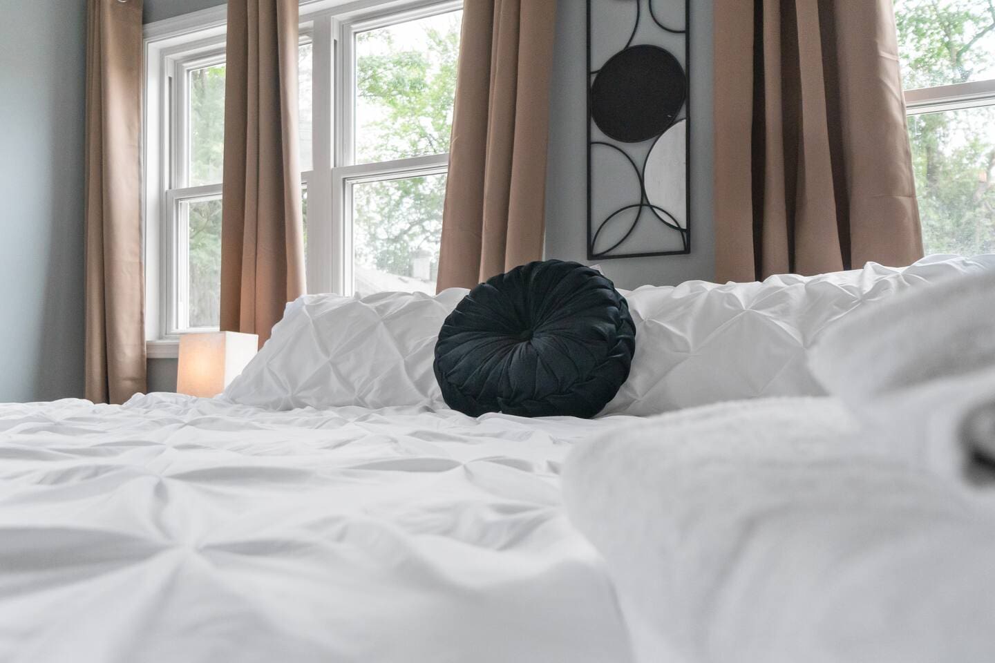 Bed details.