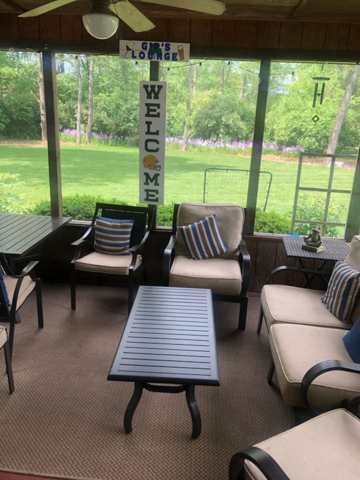 Screened in back porch.