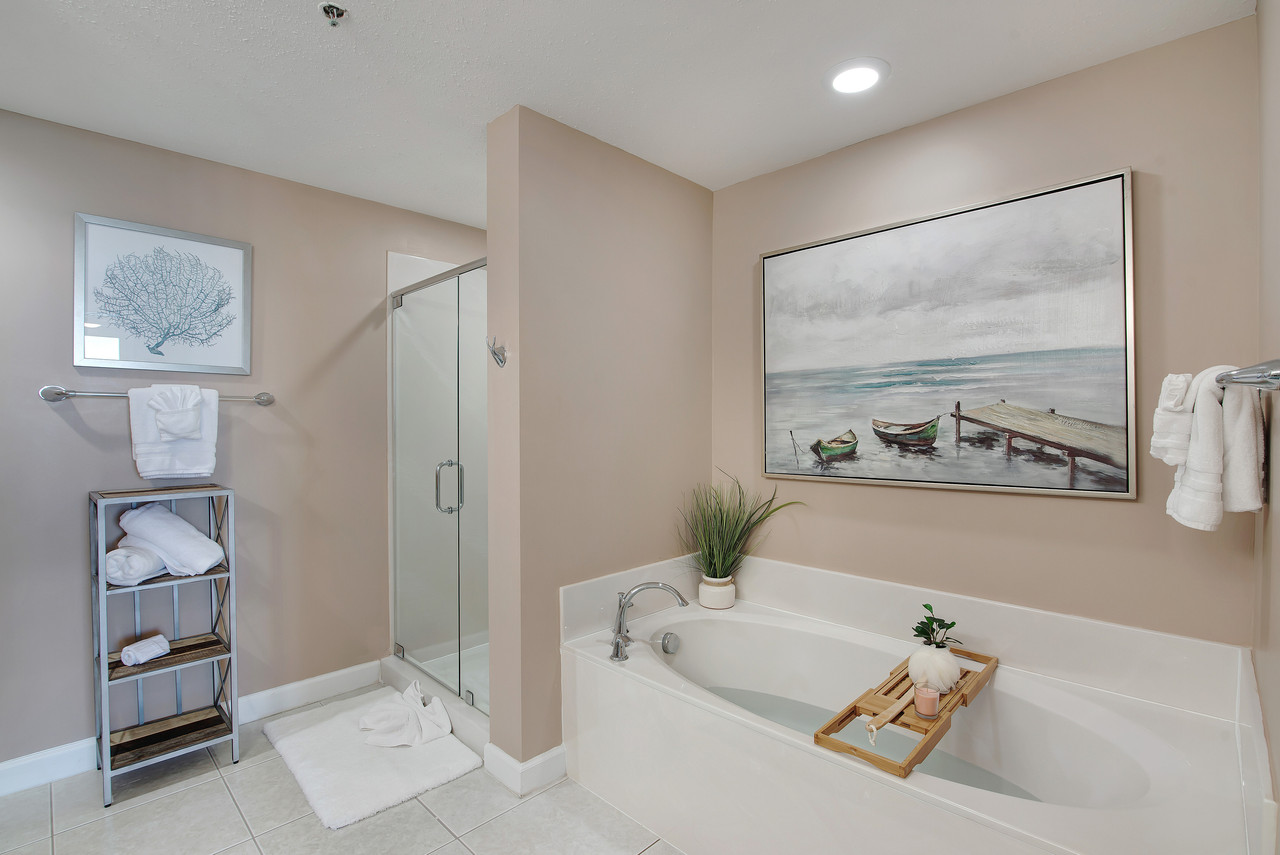 Primary Bathroom Tub & Shower