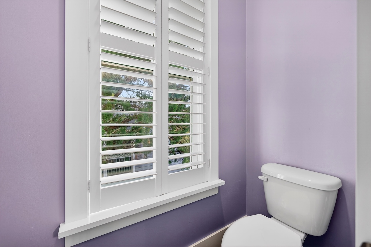 King Room Ensuite Bath  | Southern Grace | 6 23rd Ave.