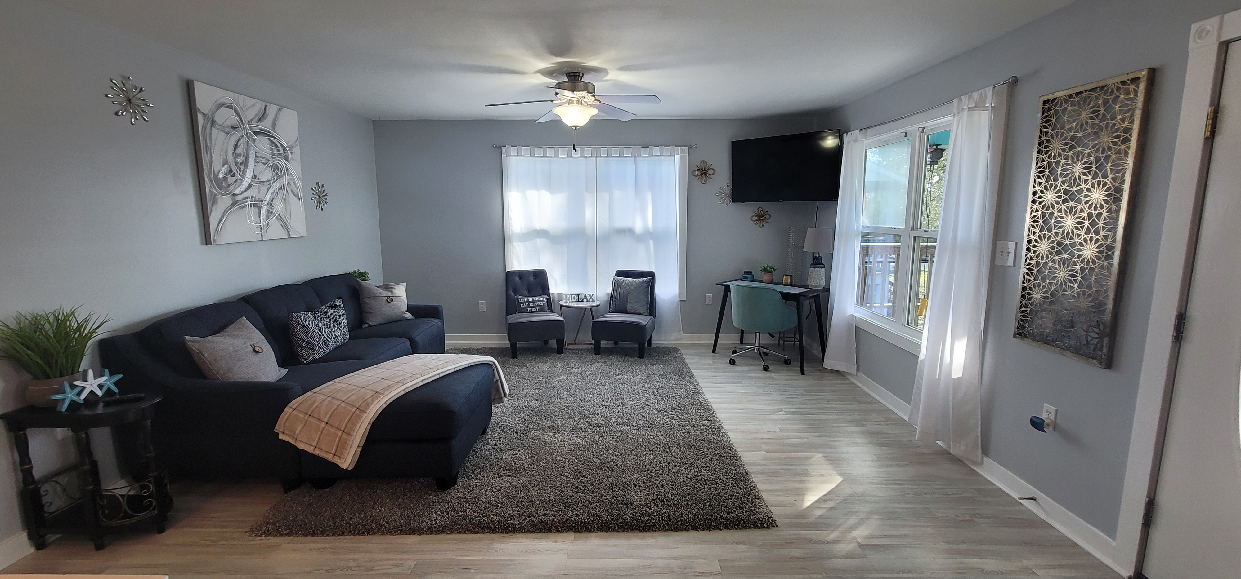 Livingroom-comfortable seating