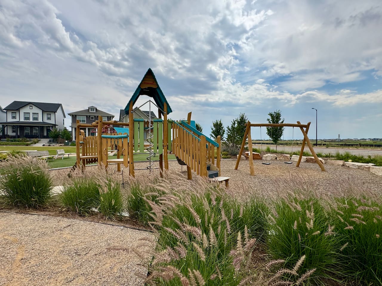 Community park (Honeysuckle Park) just a minute away with playground, open space, picnic tables, and barbecues.