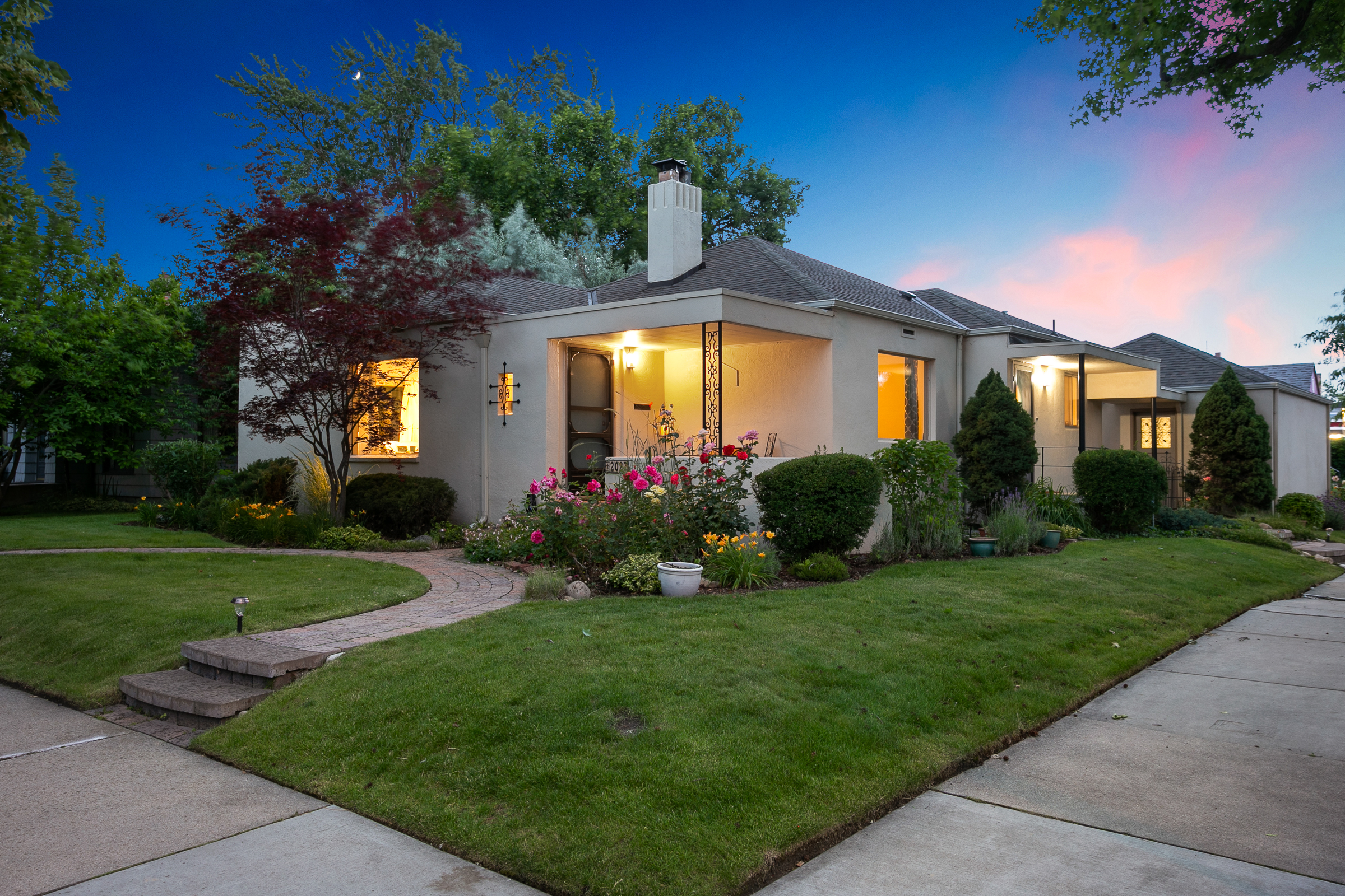 Stunning Downtown Villa | Epic Man Cave 6