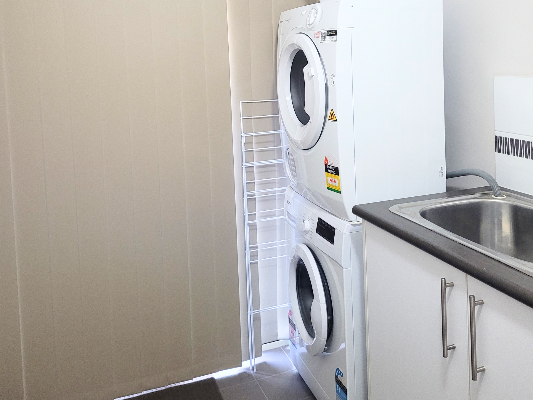 Large Laundry with Washing Machine & Clothes dryer