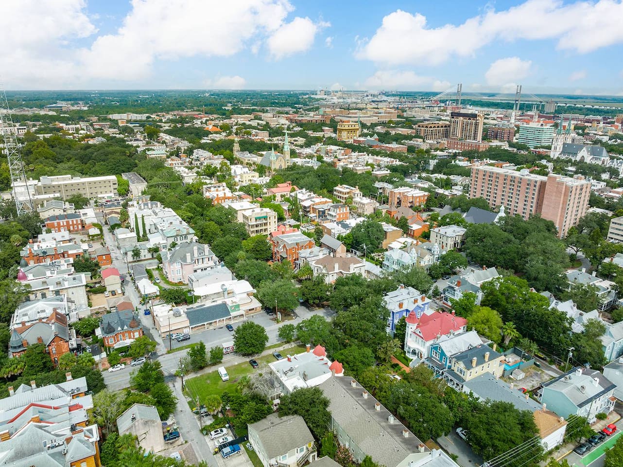 Located in the heart of Historic Savannah, but nestled into a quiet, care-free street so you can take time away from it all.