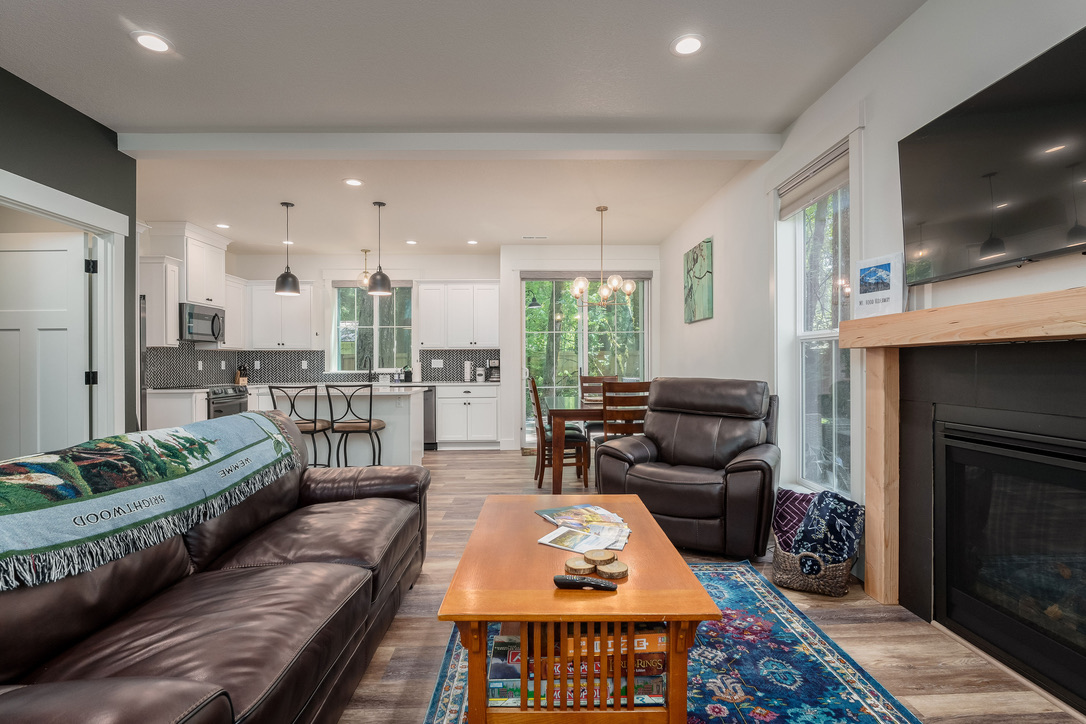 Mt Hood Hideaway Living Room