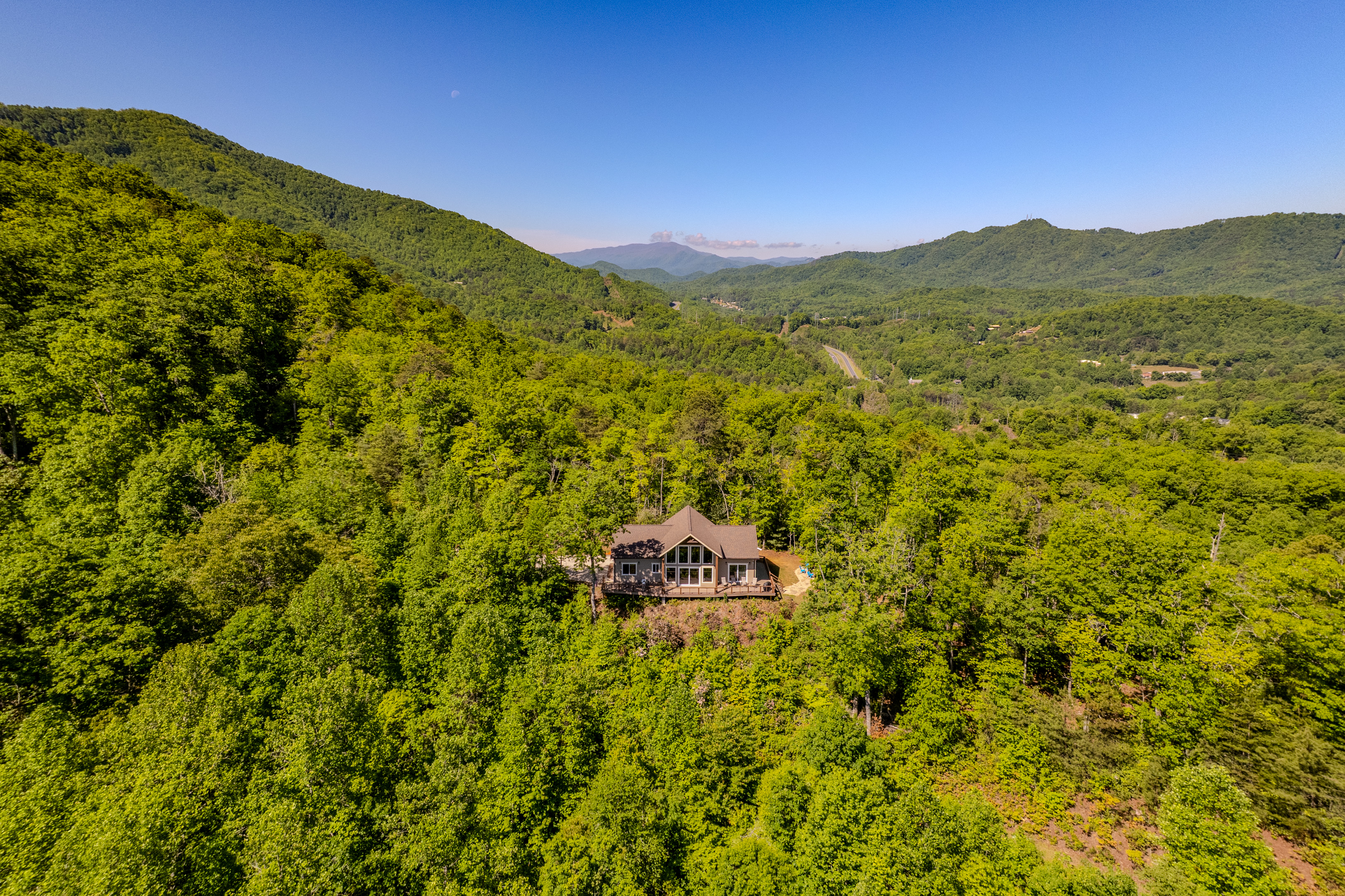 Extremely Private Yet minutes to downtown Bryson City