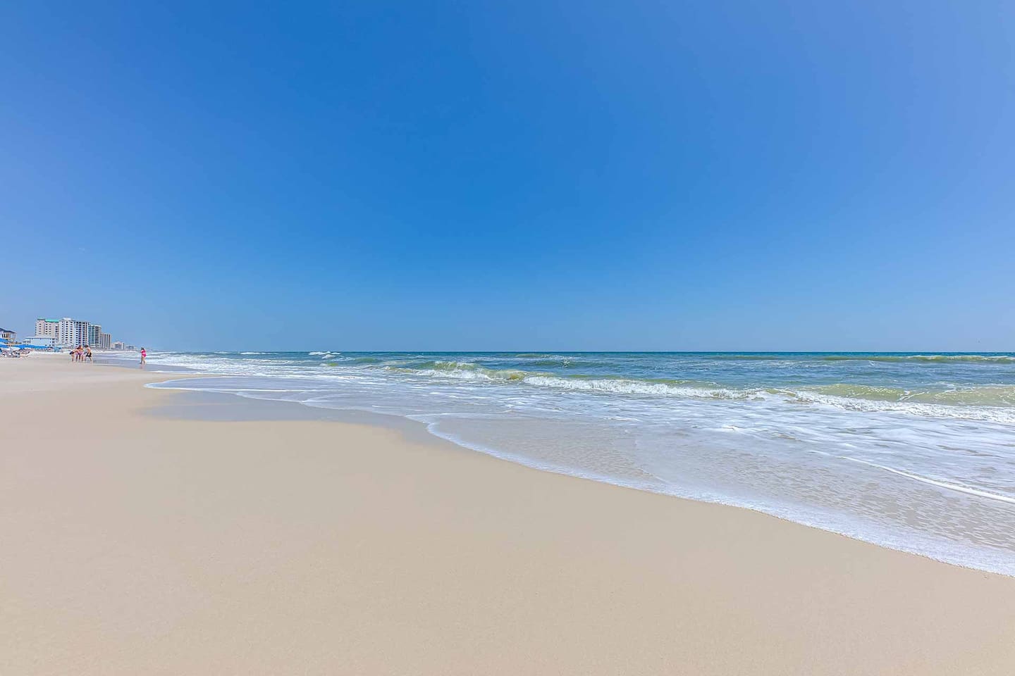 Beach Bliss: Stroll along the golden sands with breathtaking ocean views and endless sunshine! Just a 5 minute drive to white sandy beaches!