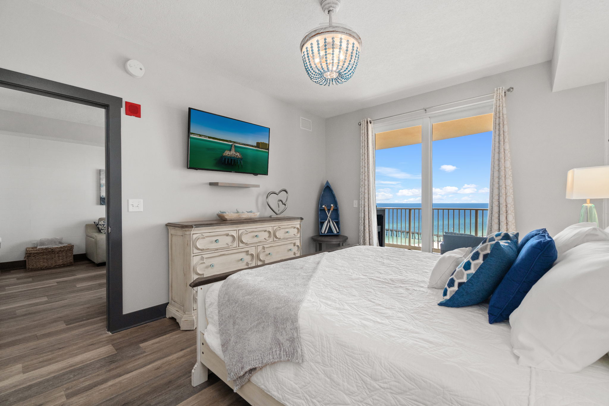 Wake up to an incredible beach and gulf view, plus