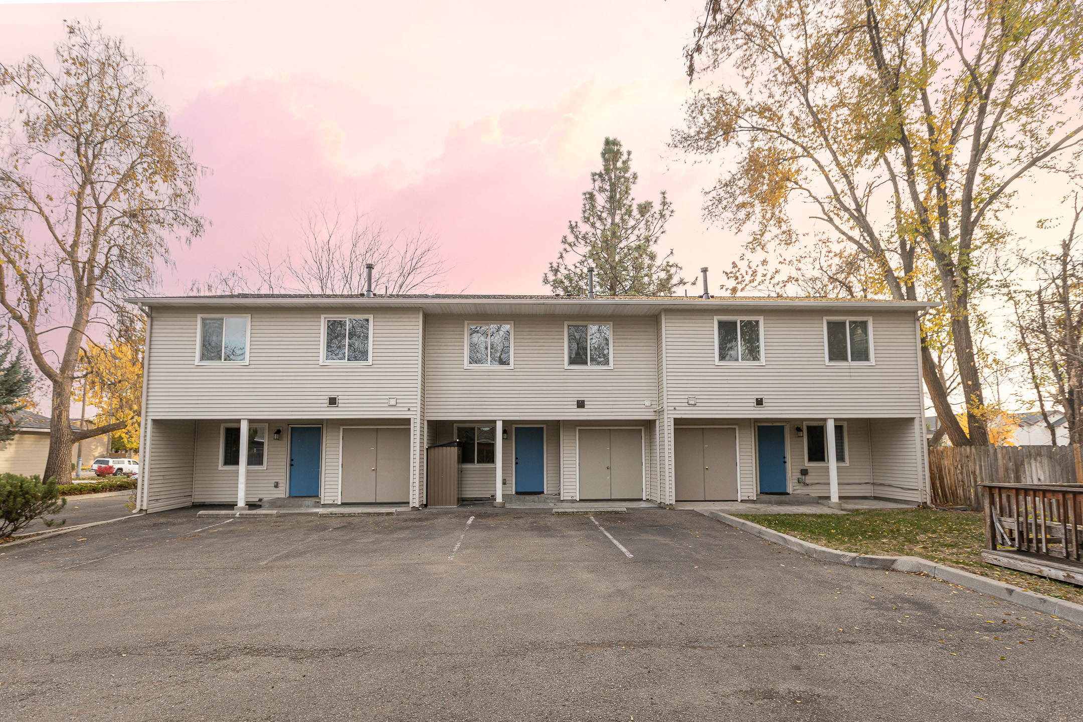 Regan Properties – Guest Parking
Ample on-site parking is available for guests.