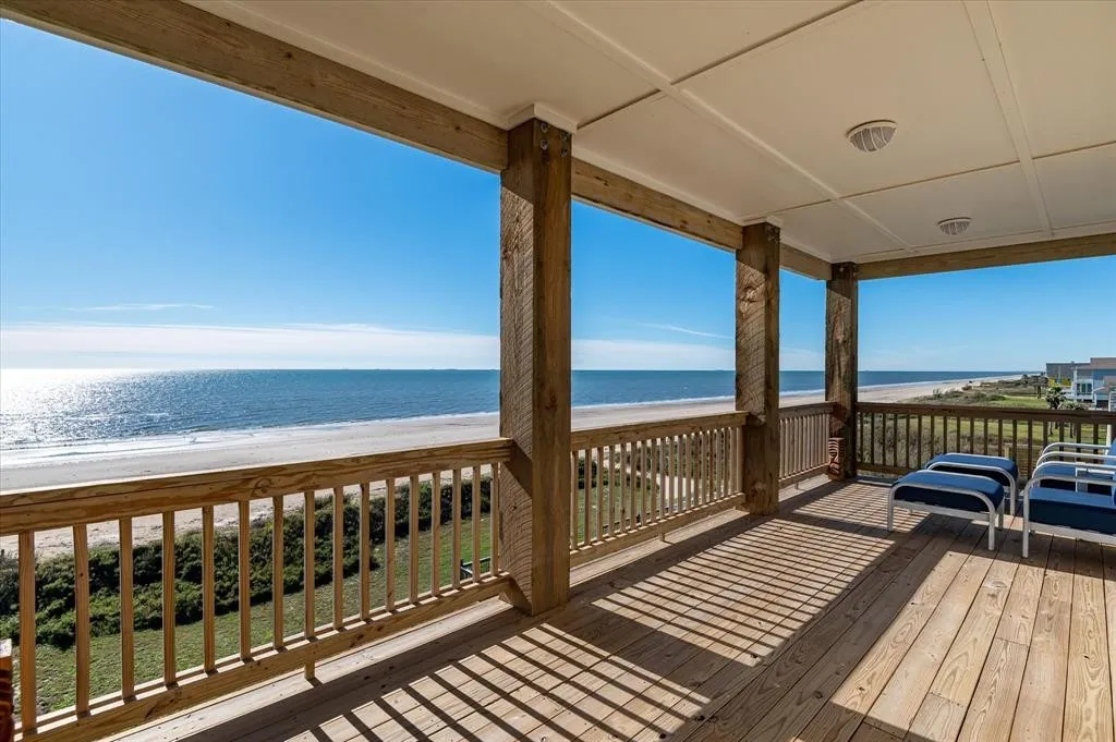 e2b9472e15d04a19b49abfc307145044 | Beachhouse | Texas | TX | Vacation Homes | Galveston | Crystal Beach | Kokomo | Breezy Days | Beachfront Elegance | Sunrise Serenity | Southern Sands Property Management, LLC