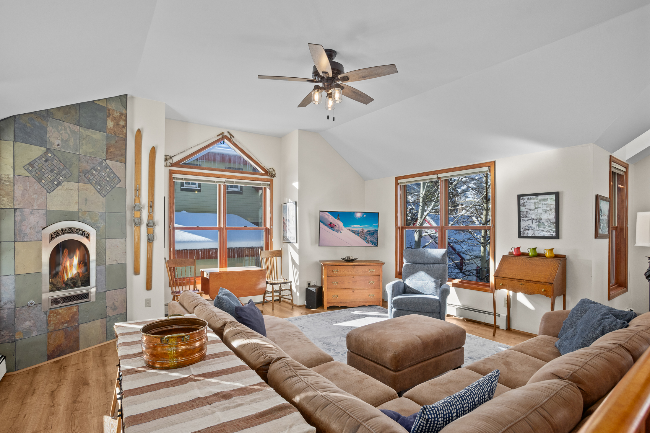 Living Room w/ Gas Fireplace