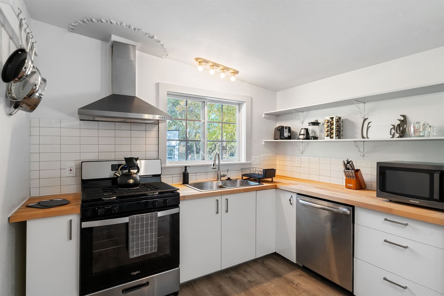 Front Home: Fully Stocked Kitchen, Endless Possibilities