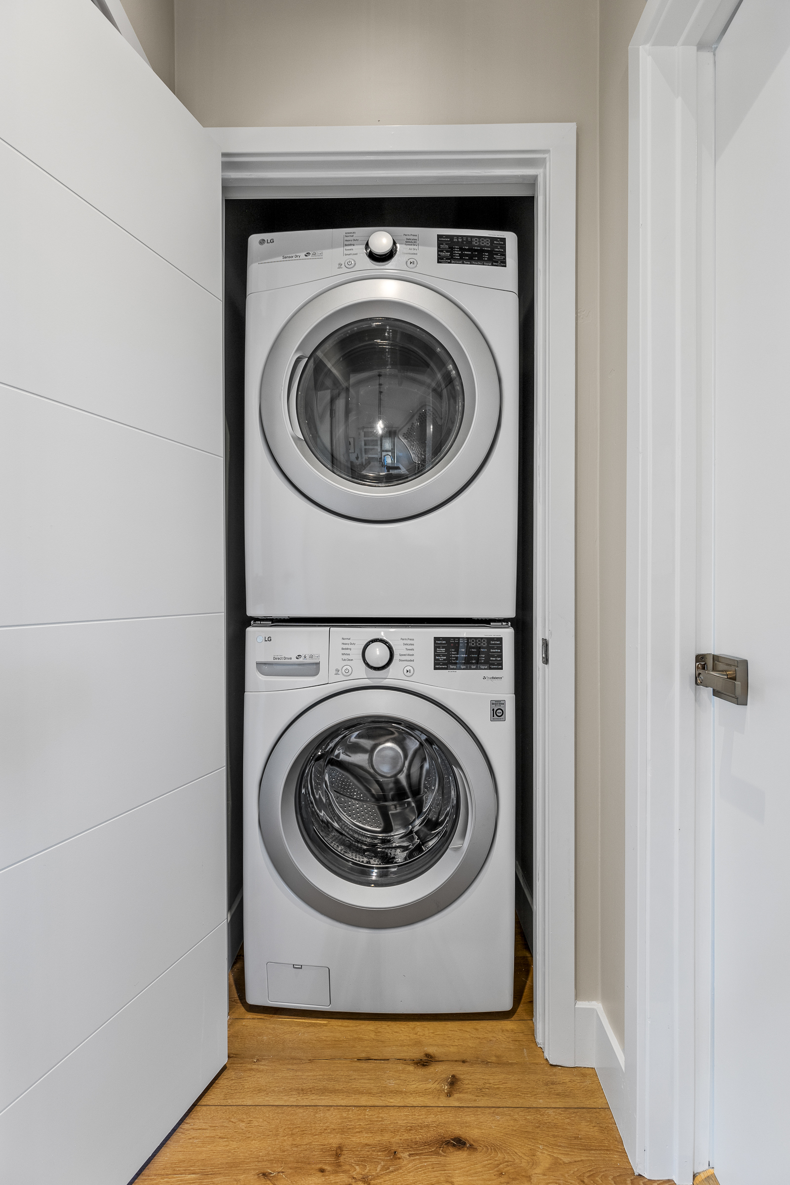 A convenient in-home washer and dryer, ideal for longer stays, outdoor adventures, or mid-trip refreshes.