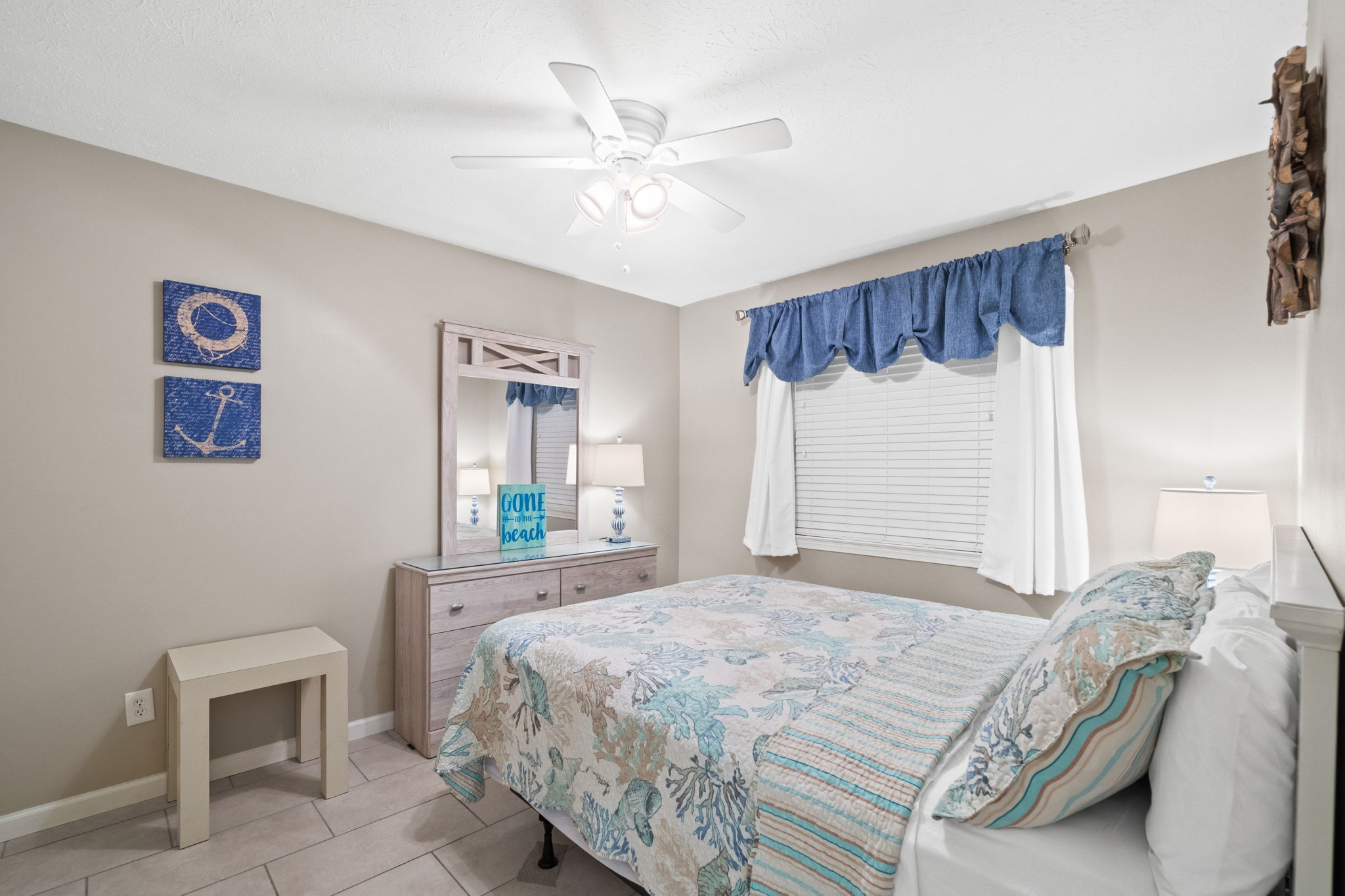 Bedroom with Queen Bed