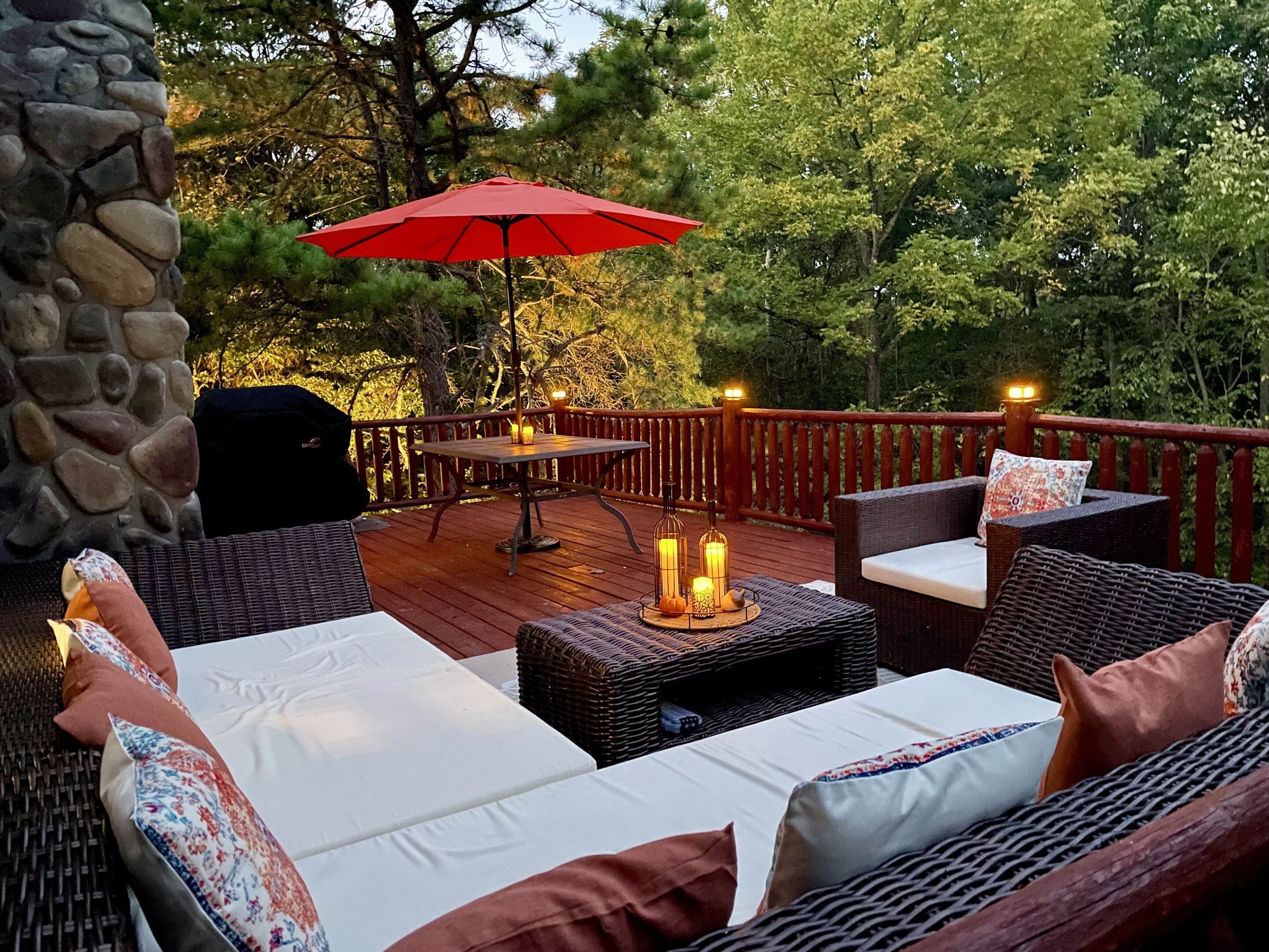 THE OUTDOOR FAMILY ROOM IS PERFECT FOR STARGAZING IN THE EVENINGS!