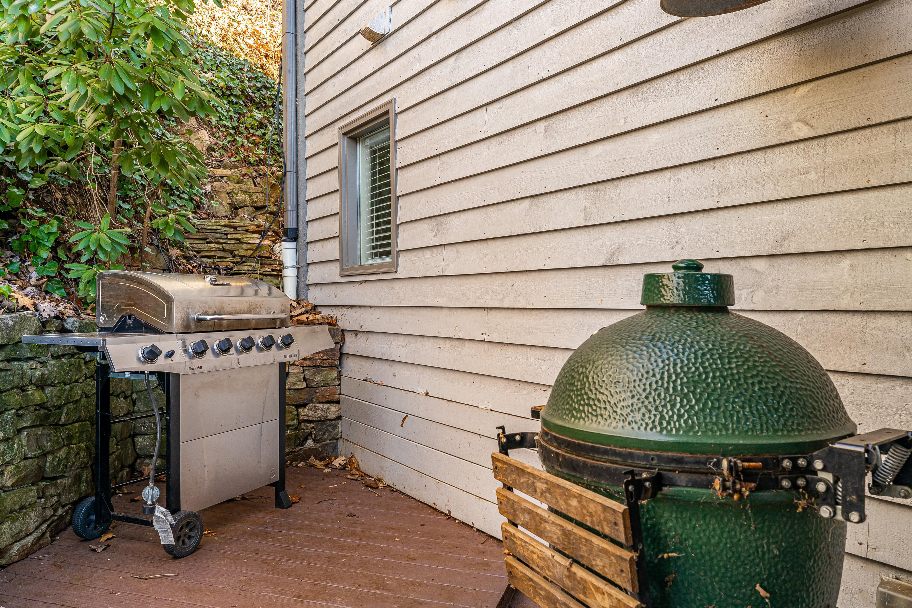 Enjoy our outdoor grilling area, featuring both a Big Green Egg and a gas grill for your cooking convenience.