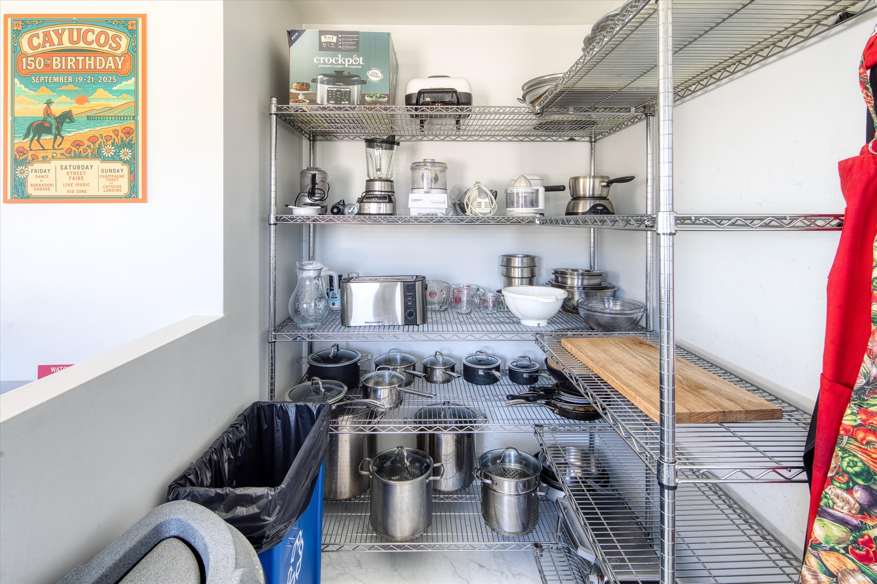 All the appliances, pots and pans you need for large family cooking!