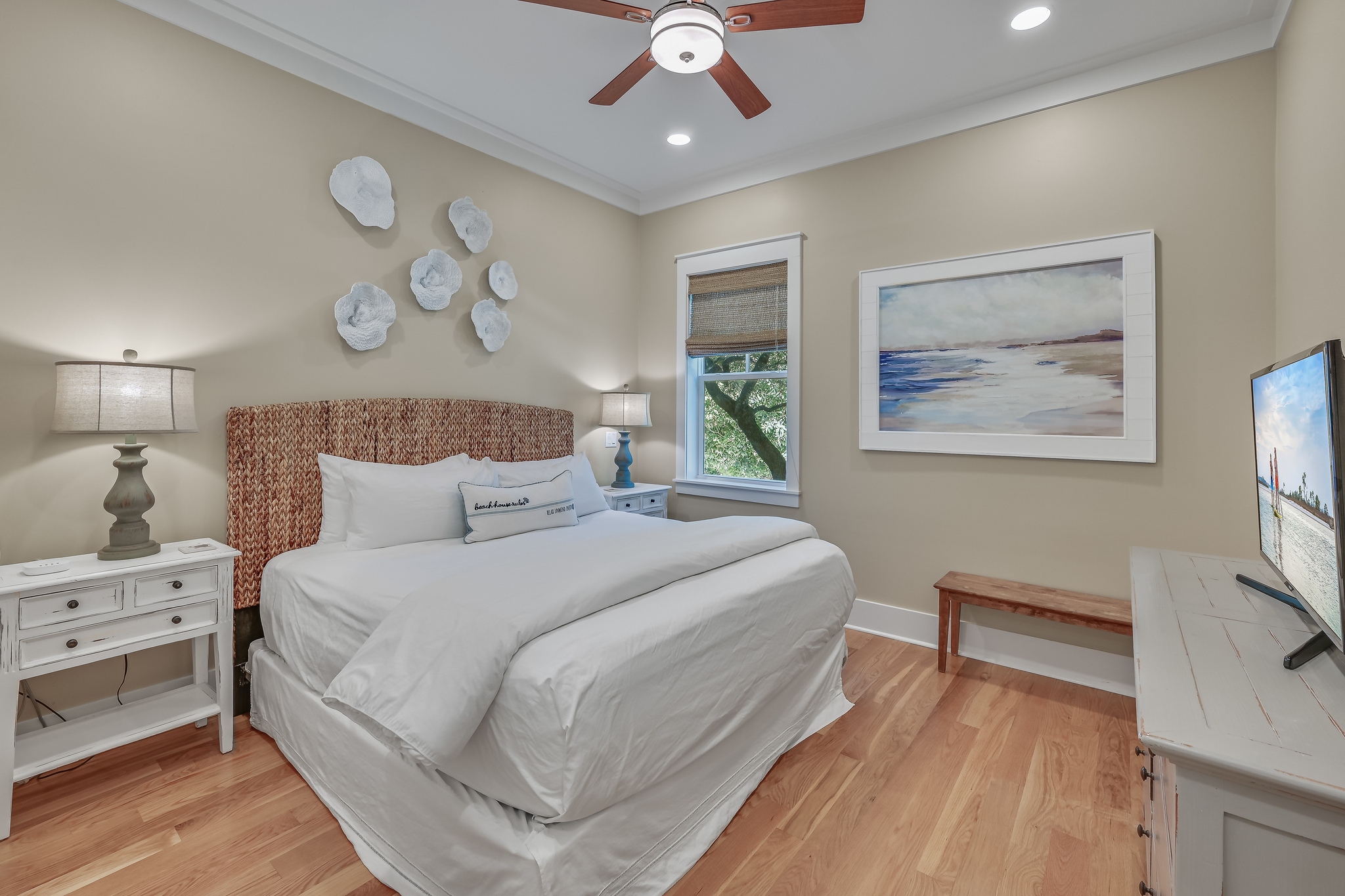 1st Floor - King Size Bedroom