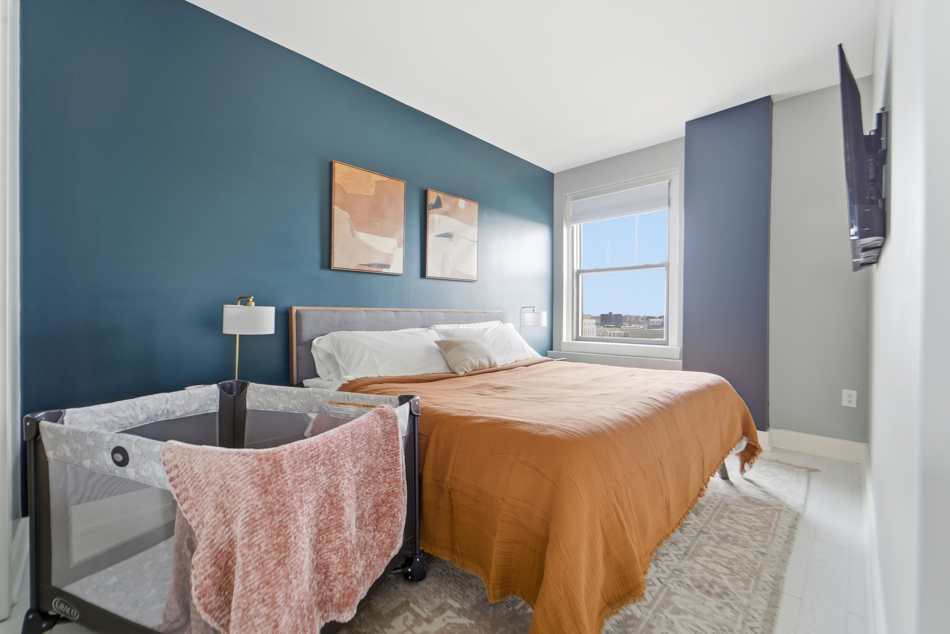 Traveling with a little one? No need to bring all the baby gear. There is a highchair, pack-n-play, and plastic plates and cups to use.