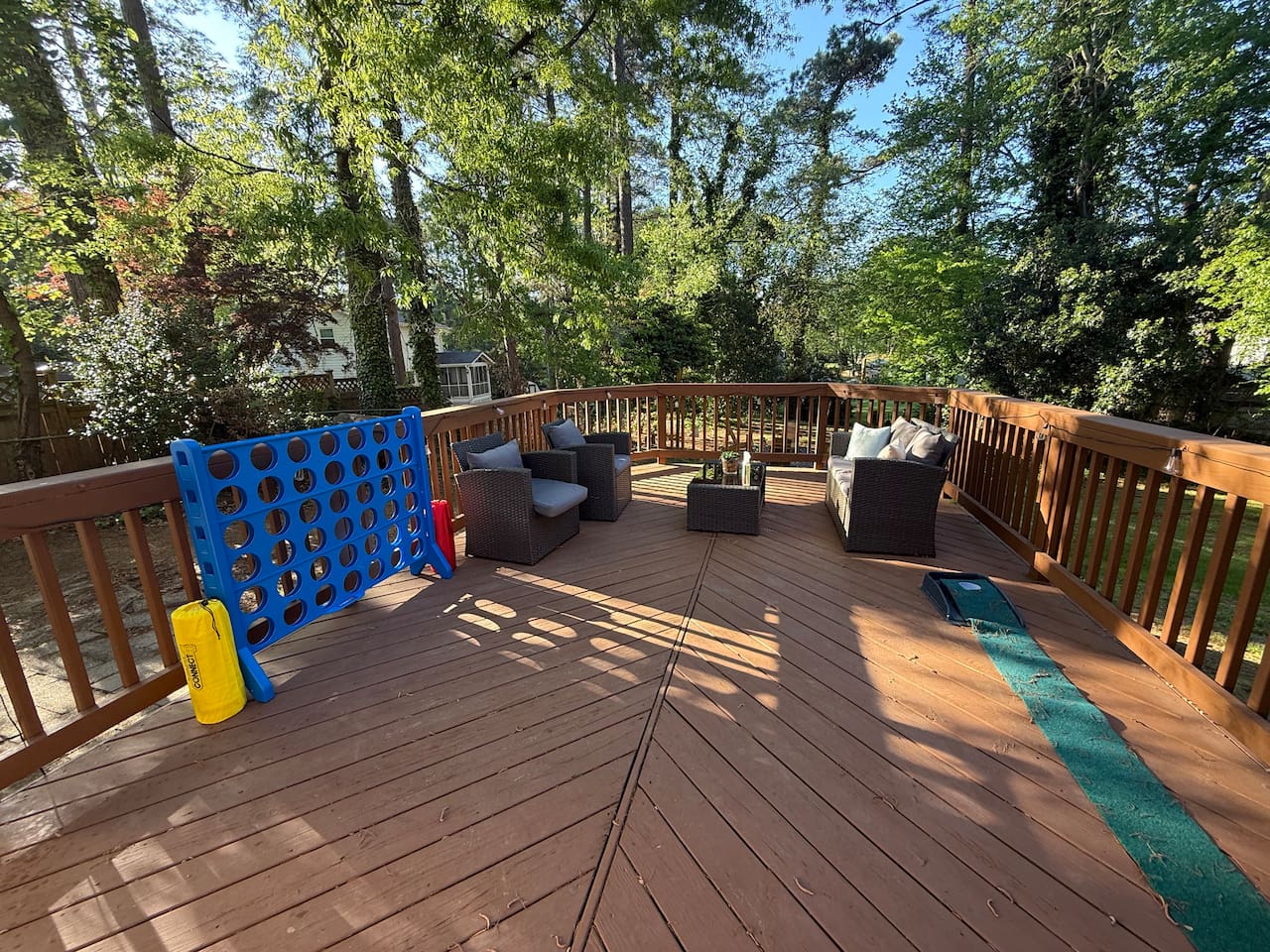Make memories outdoors with oversized Connect 4 and relaxed seating — perfect for families and group fun. 