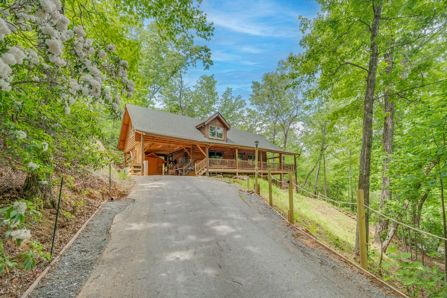 Front entrance to the cabin 