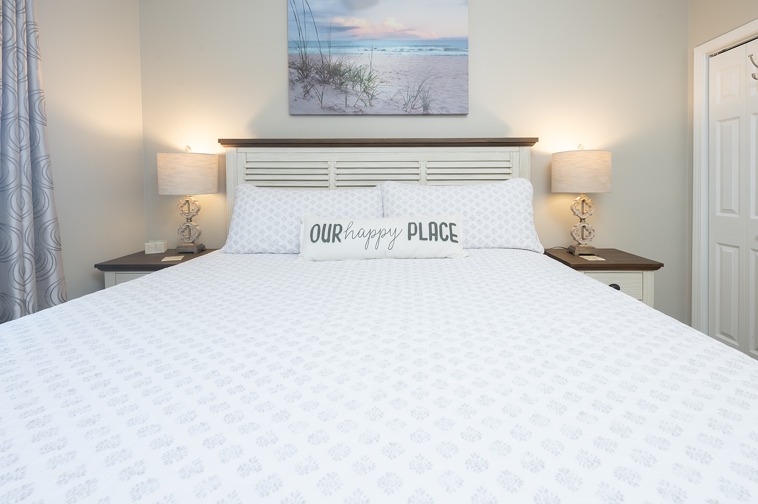 Master bedroom w/King Bed