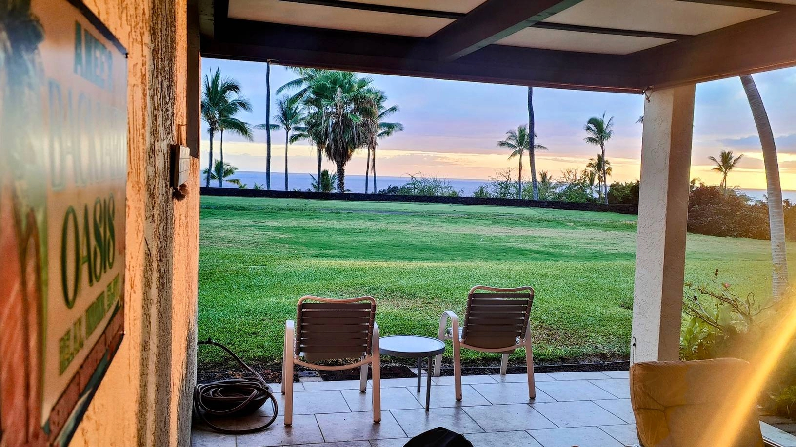 Enjoy the sunset and 18th hole golf view from the private lanai in the afternoon.