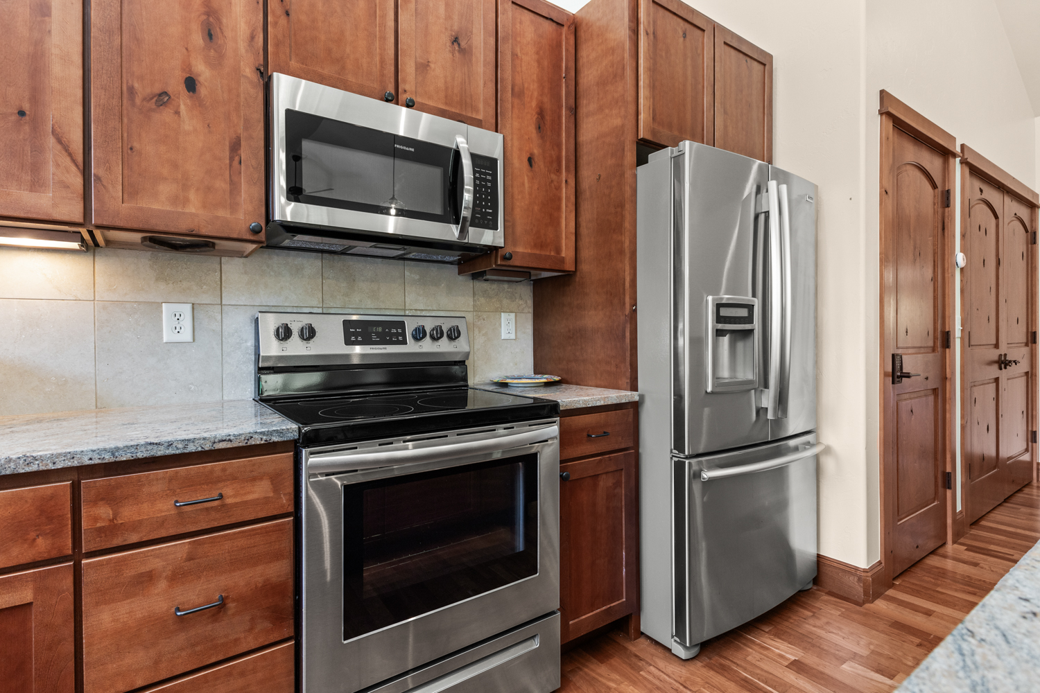 Microwave | Stove | Refregirator