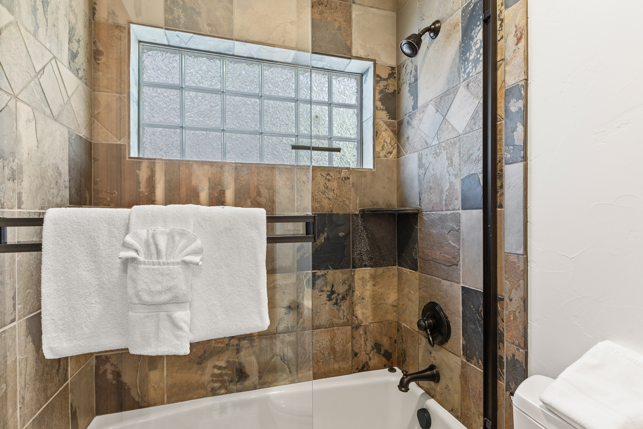 2nd Level - Shared Bathroom 2 - Tub/Shower Combo