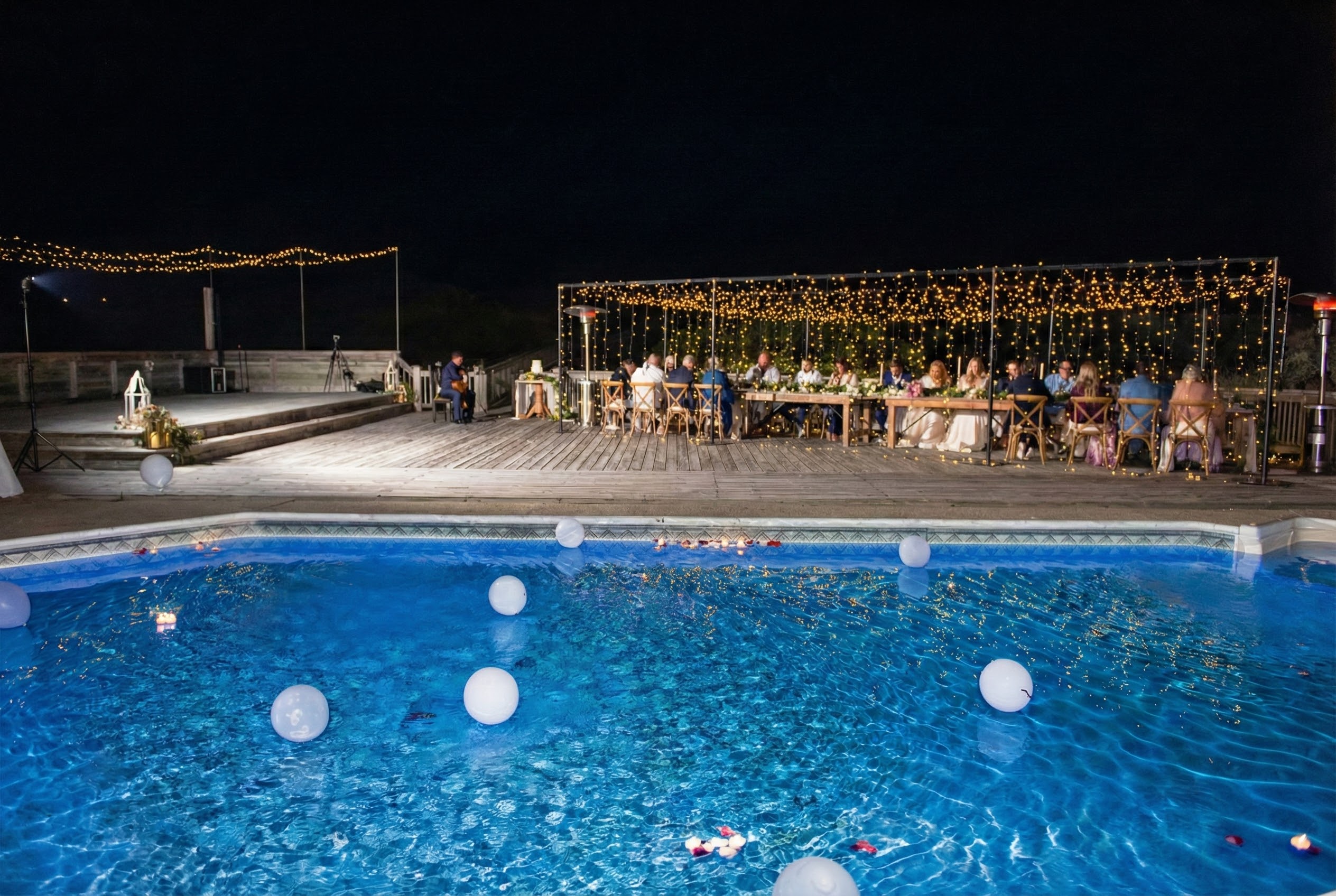 The Hemingway — Pool Lounge