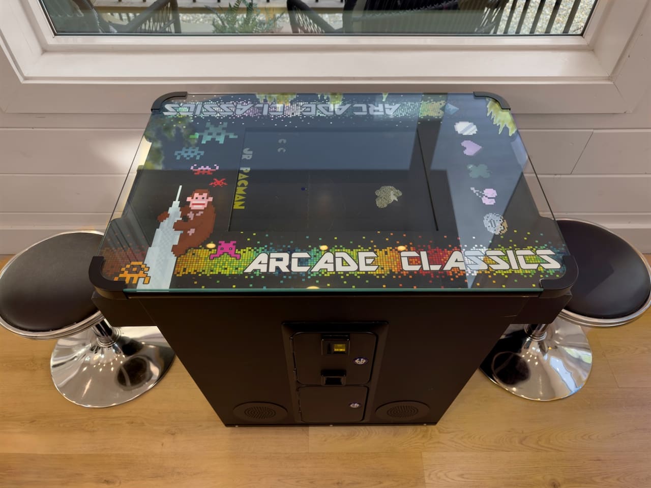 Nostalgia unlocked—spend hours battling high scores on your favorite retro arcade games.