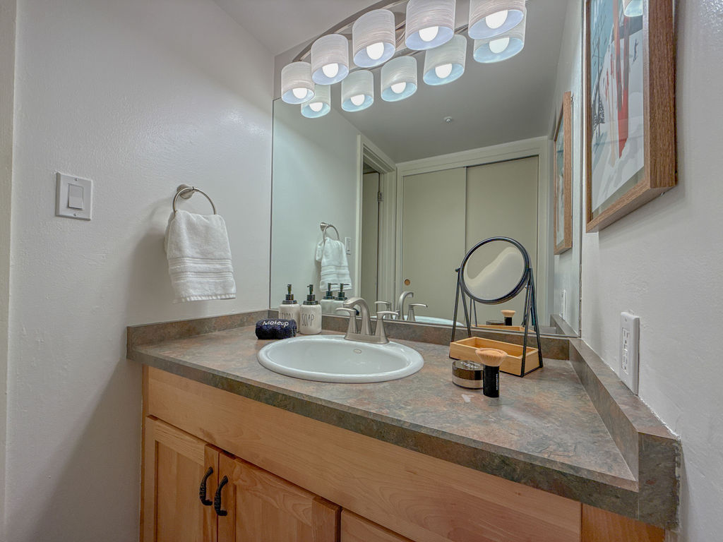 Enjoy prepping for the day and/or evenings out.