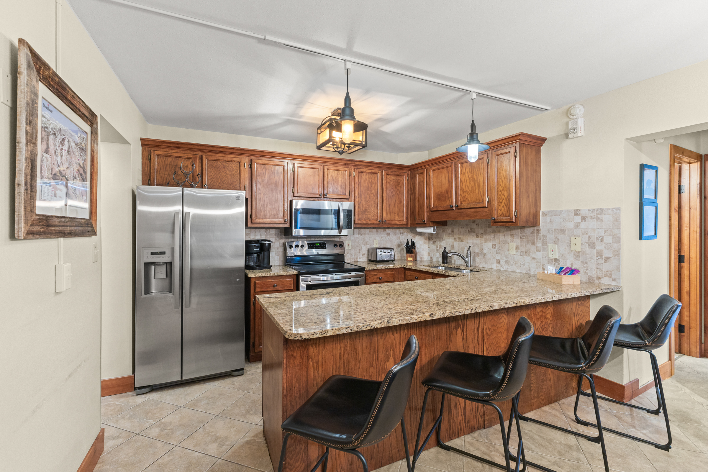 Kitchen | Breakfast Bar