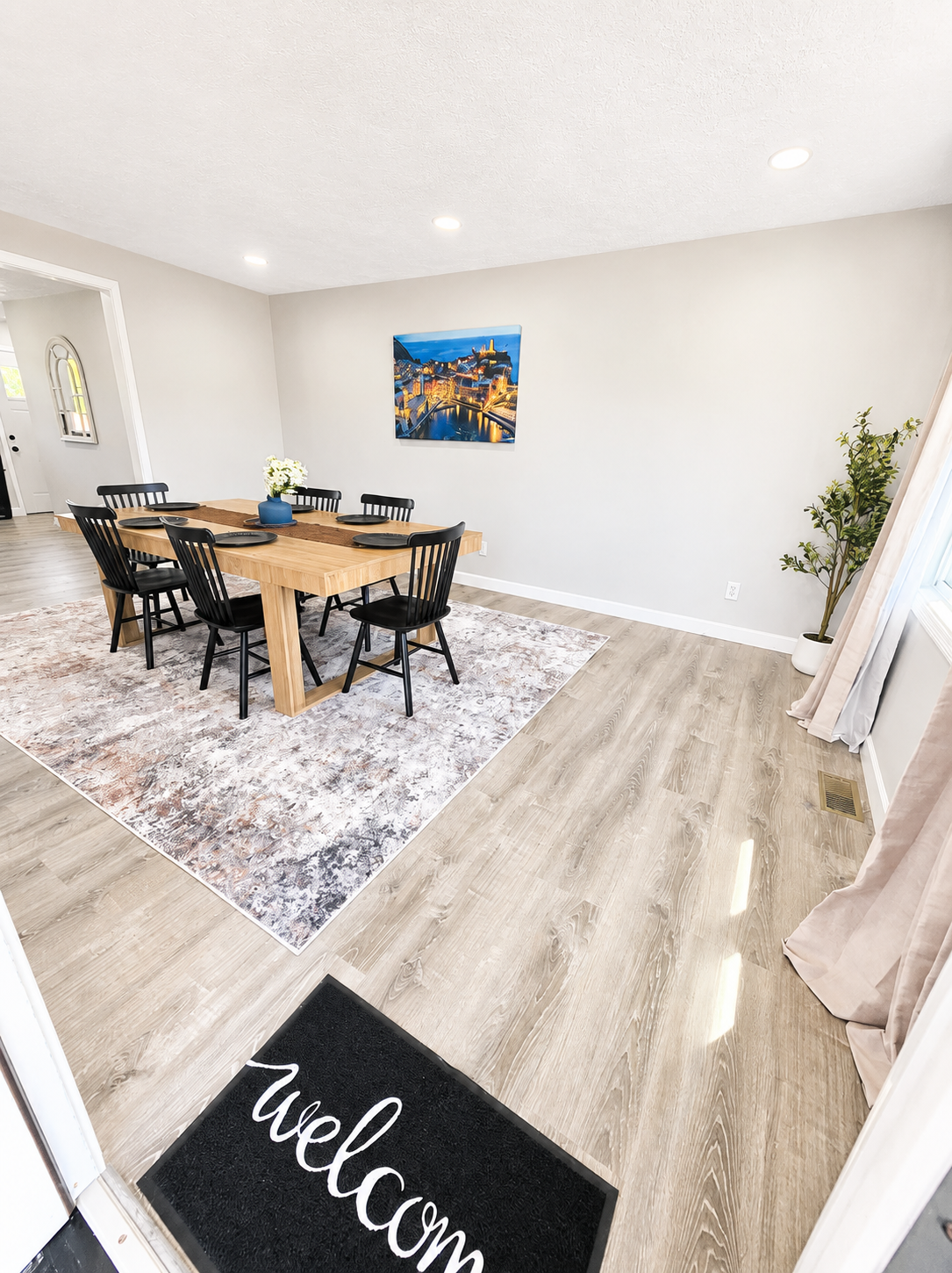 Entry/Dining Room
