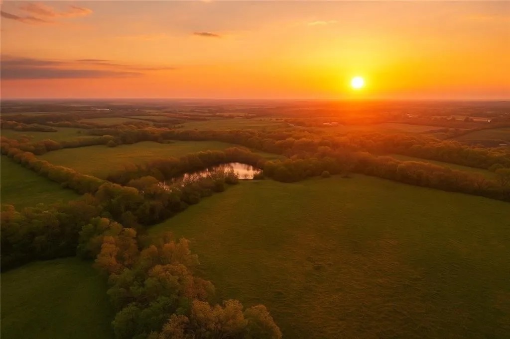 As the sun sets over the rolling fields, the farm is wrapped in warm light—an invitation to slow down and enjoy the quiet beauty of the countryside.
