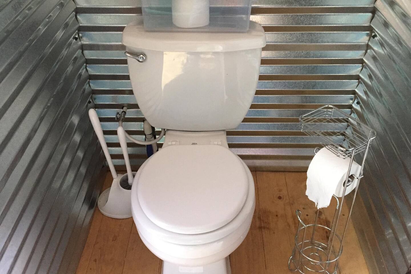 Detached, Double Bathroom & Shower Unit