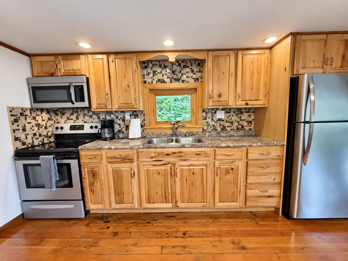 Eat-in kitchen