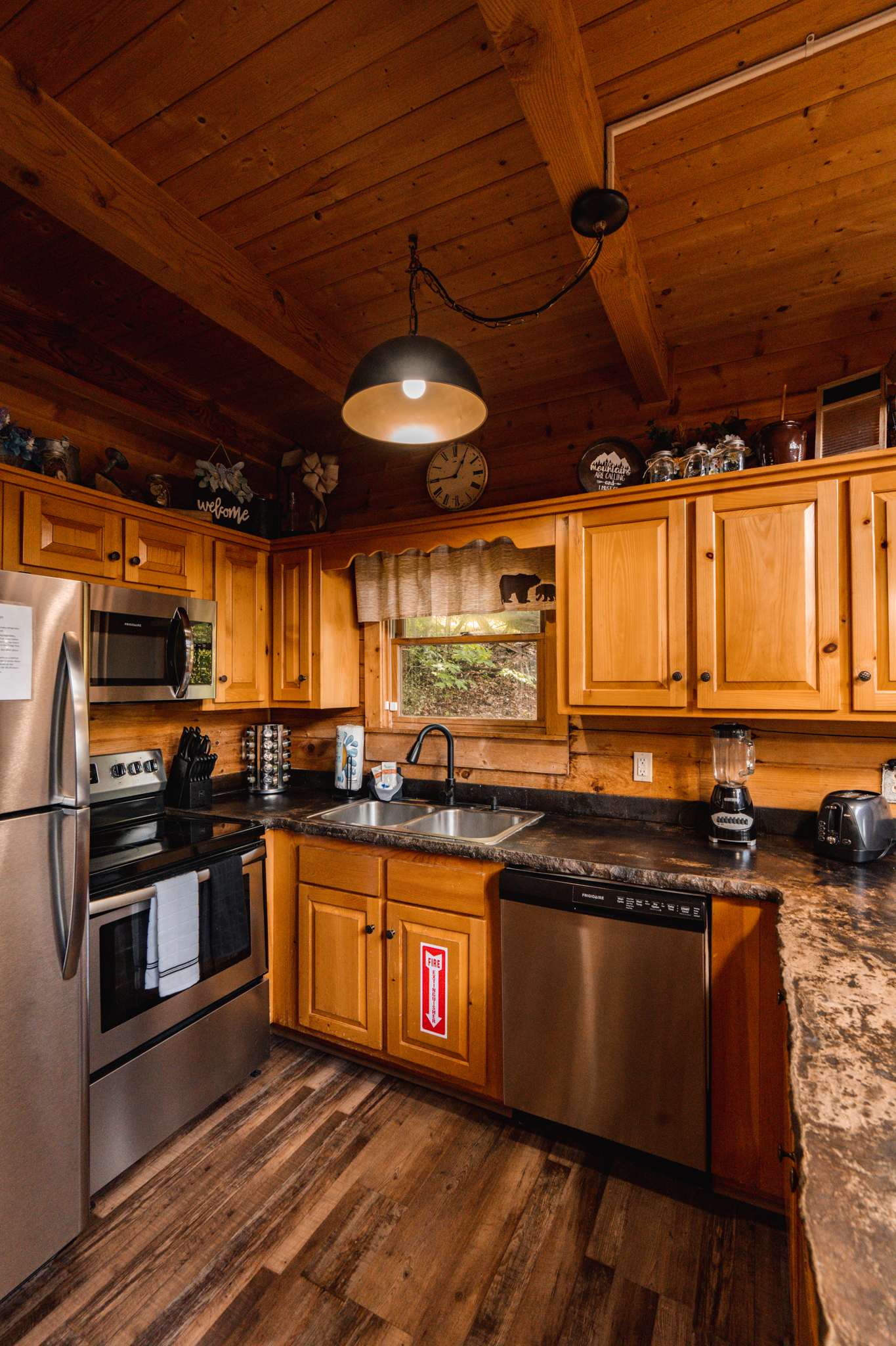 Prepare your favorite meals in the spacious, fully equipped kitchen.