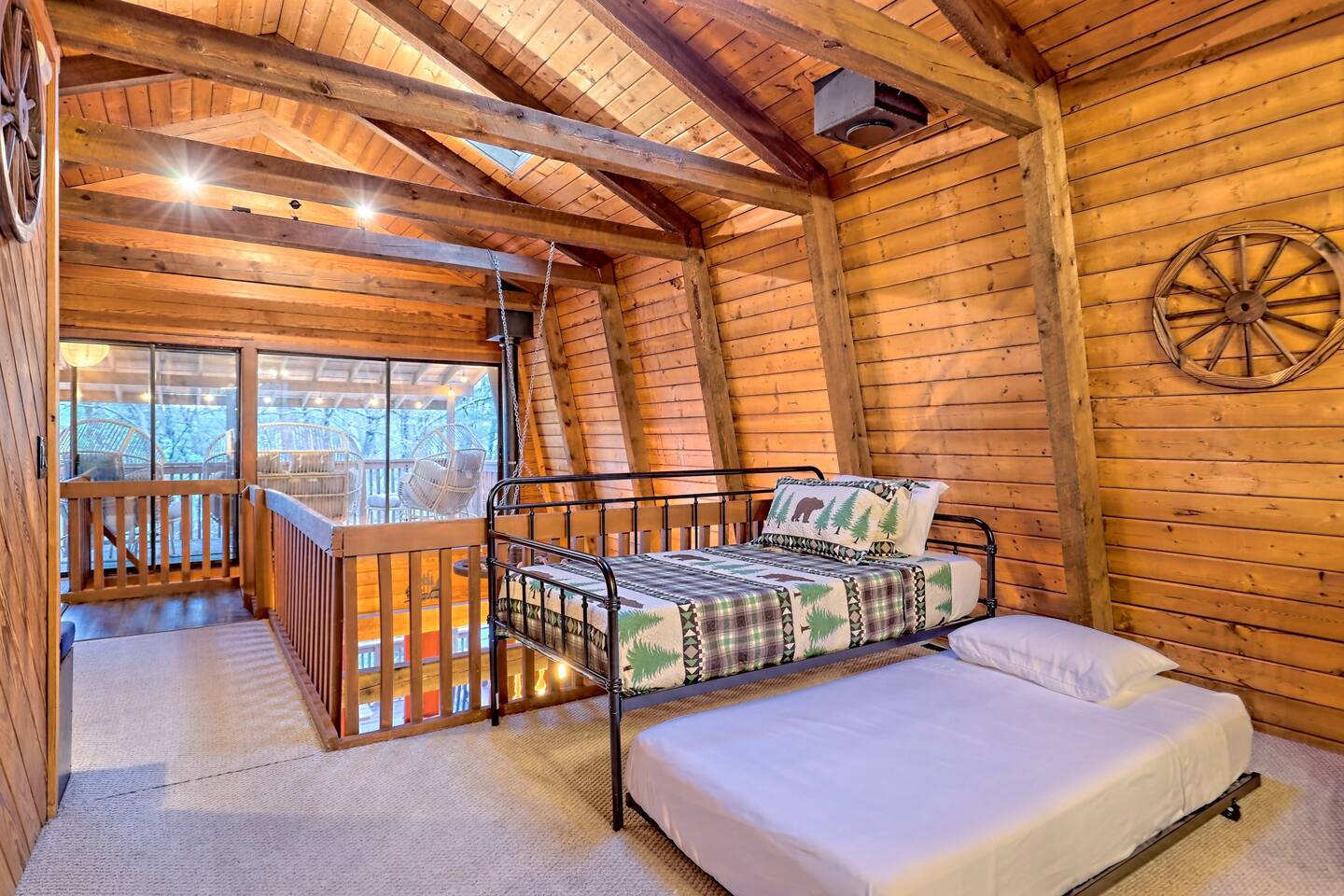 Trundle bed with 2 Twins