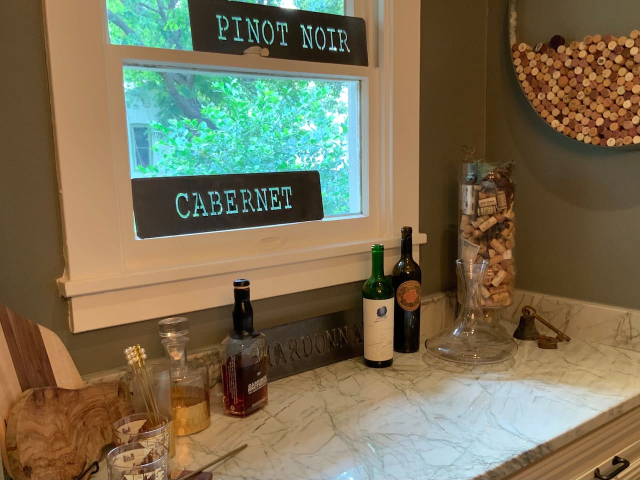 The large kitchen also has a Wine/Mixology bar. Gather round for cocktails while you cook or “pre-game” before walking to one of the fabulous nearby restaurants. Please feel free it inquire about suggestions and/or reservation assistance. 