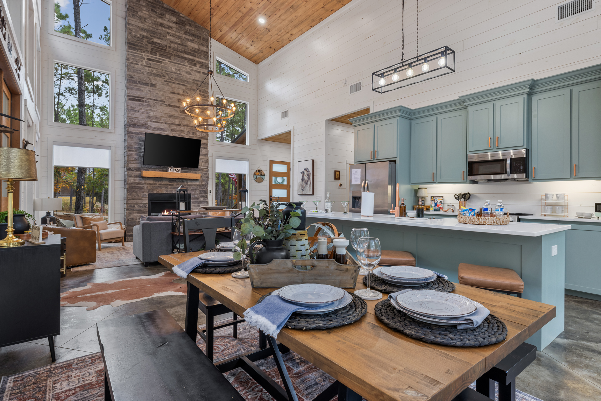 Dinning Room Facing forward