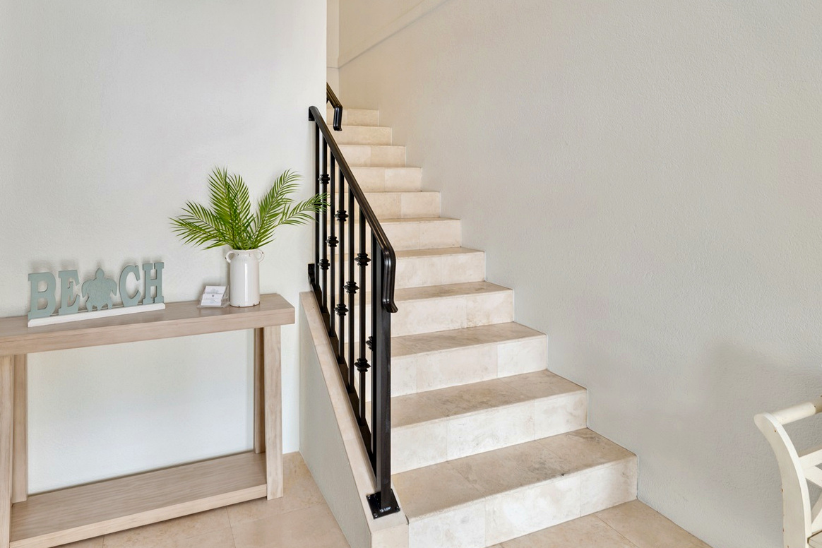 Foyer, Ground Level