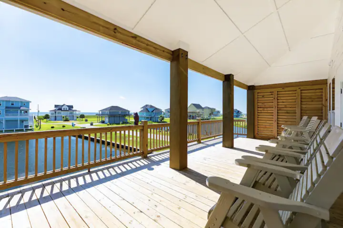 e553ef12c54f471197939dd699ab4c40 | Beachhouse | Texas | TX | Vacation Homes | Galveston | Crystal Beach | Kokomo | Breezy Days | Beachfront Elegance | Sunrise Serenity | Southern Sands Property Management, LLC